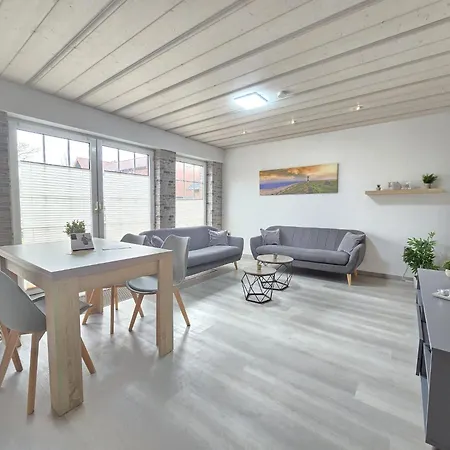 Apartment Kajuete 4 *